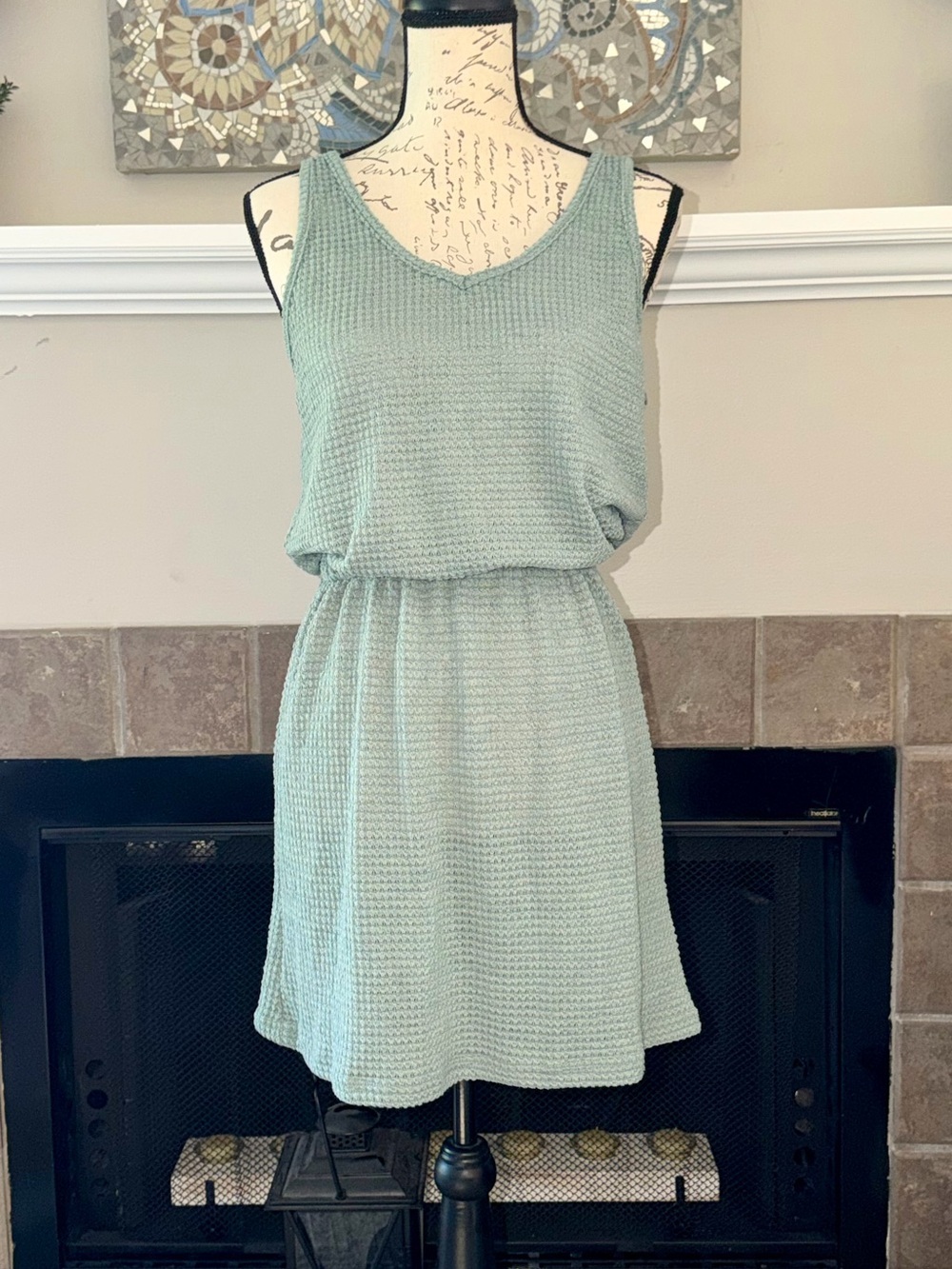 Women's Light Sage Textured Sleeveless Dress